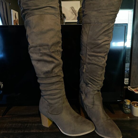 Knee High Zip Tan Suede Boots Size 10.5 - Picture 1 of 4